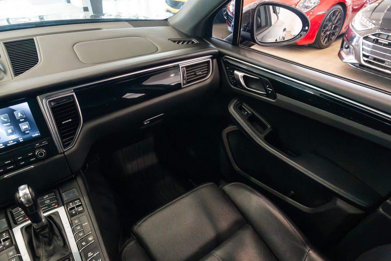 2018 Porsche Macan Base Gladstone OR