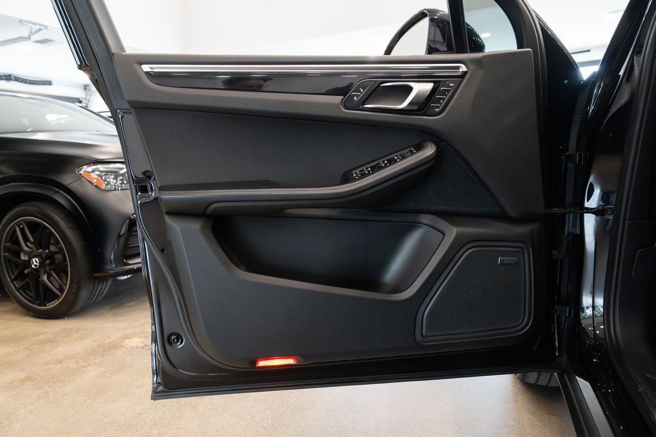 2018 Porsche Macan Base Gladstone OR
