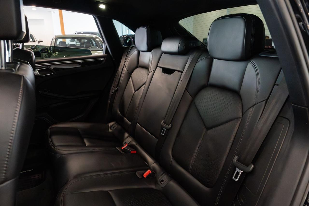 2018 Porsche Macan Base Gladstone OR