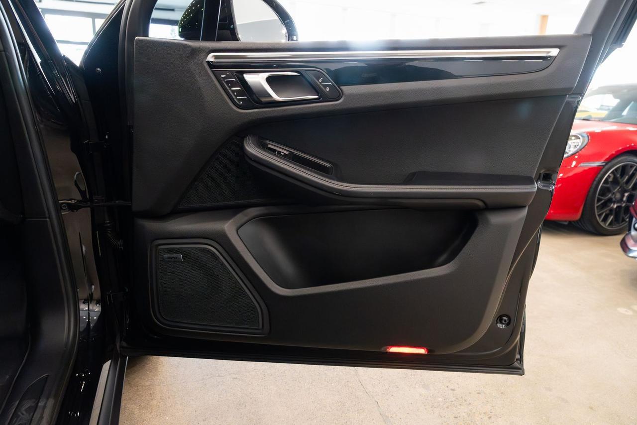 2018 Porsche Macan Base Gladstone OR