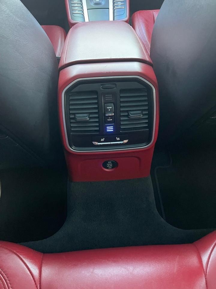 2018 Porsche Macan GTS Orange MA