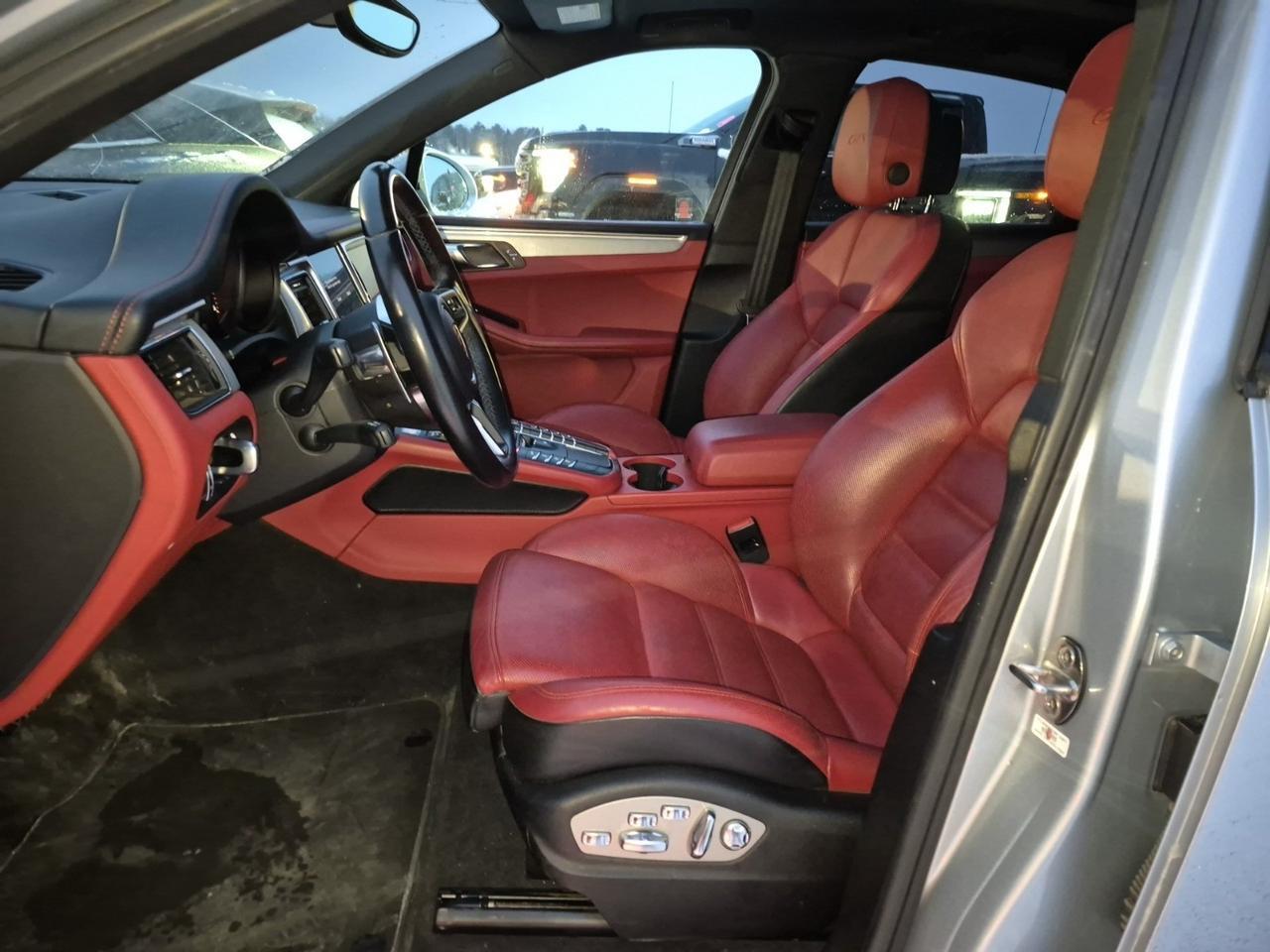 2018 Porsche Macan GTS PRMPKGPLUS 21SPRTWHEELS REDLTHR PANROOF VENTSEATS NOACCIDENT Toronto ON