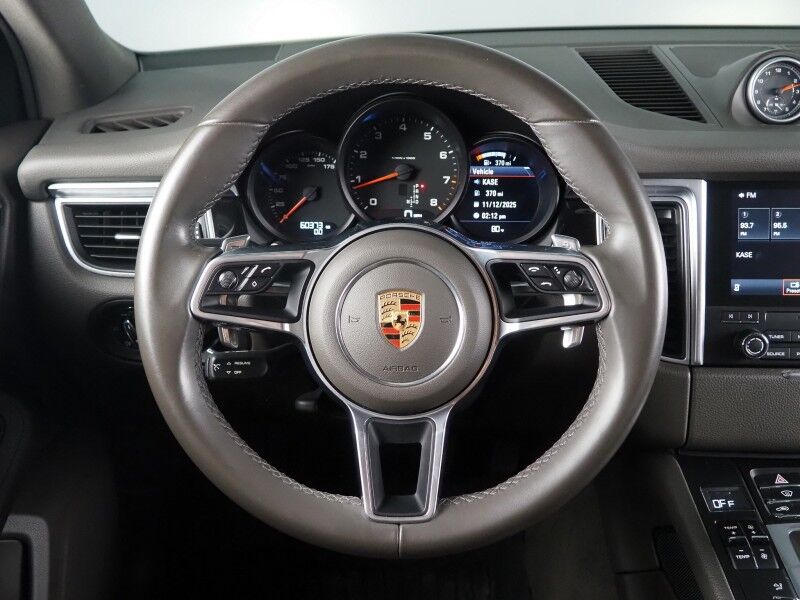 2018 Porsche Macan *PANORAMA MOONROOF, SAFETY ALERTS, BACKUP-CAMERA, COLOR TOUCHSCREEN, HEATED SEATS, KEYLESS ENTRY, POWER LIFTGATE, 18 INCH ALLOYS, BLUETOOTH PHONE & AUDIO Round Rock TX