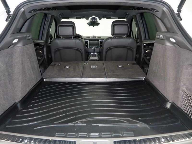 2018 Porsche Macan *PANORAMA MOONROOF, SAFETY ALERTS, BACKUP-CAMERA, COLOR TOUCHSCREEN, HEATED SEATS, KEYLESS ENTRY, POWER LIFTGATE, 18 INCH ALLOYS, BLUETOOTH PHONE & AUDIO Round Rock TX