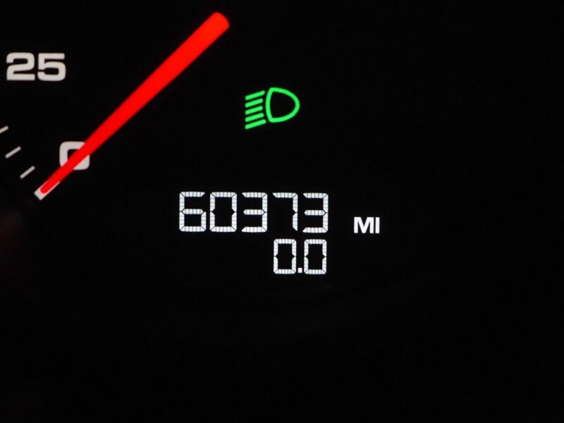 2018 Porsche Macan *PANORAMA MOONROOF, SAFETY ALERTS, BACKUP-CAMERA, COLOR TOUCHSCREEN, HEATED SEATS, KEYLESS ENTRY, POWER LIFTGATE, 18 INCH ALLOYS, BLUETOOTH PHONE & AUDIO Round Rock TX