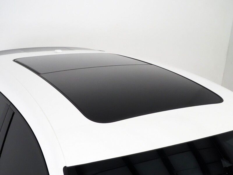 2018 Porsche Macan *PANORAMA MOONROOF, SAFETY ALERTS, BACKUP-CAMERA, COLOR TOUCHSCREEN, HEATED SEATS, KEYLESS ENTRY, POWER LIFTGATE, 18 INCH ALLOYS, BLUETOOTH PHONE & AUDIO Round Rock TX