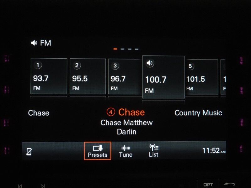 2018 Porsche Macan *PANORAMA MOONROOF, SAFETY ALERTS, BACKUP-CAMERA, COLOR TOUCHSCREEN, HEATED SEATS, KEYLESS ENTRY, POWER LIFTGATE, 18 INCH ALLOYS, BLUETOOTH PHONE & AUDIO Round Rock TX