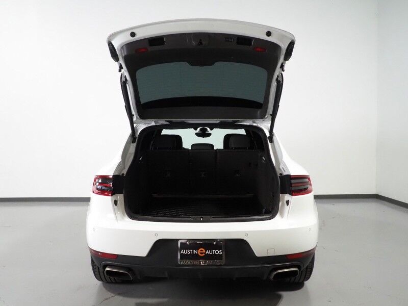 2018 Porsche Macan *PANORAMA MOONROOF, SAFETY ALERTS, BACKUP-CAMERA, COLOR TOUCHSCREEN, HEATED SEATS, KEYLESS ENTRY, POWER LIFTGATE, 18 INCH ALLOYS, BLUETOOTH PHONE & AUDIO Round Rock TX