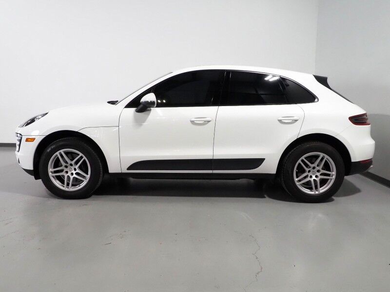 2018 Porsche Macan *PANORAMA MOONROOF, SAFETY ALERTS, BACKUP-CAMERA, COLOR TOUCHSCREEN, HEATED SEATS, KEYLESS ENTRY, POWER LIFTGATE, 18 INCH ALLOYS, BLUETOOTH PHONE & AUDIO Round Rock TX