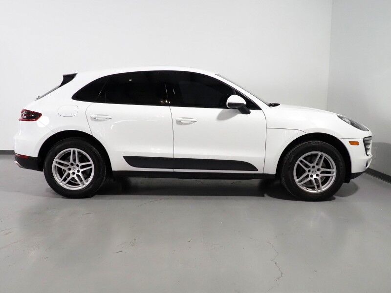 2018 Porsche Macan *PANORAMA MOONROOF, SAFETY ALERTS, BACKUP-CAMERA, COLOR TOUCHSCREEN, HEATED SEATS, KEYLESS ENTRY, POWER LIFTGATE, 18 INCH ALLOYS, BLUETOOTH PHONE & AUDIO Round Rock TX