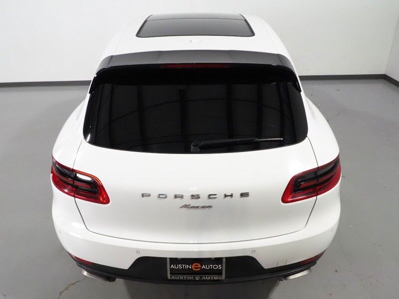 2018 Porsche Macan *PANORAMA MOONROOF, SAFETY ALERTS, BACKUP-CAMERA, COLOR TOUCHSCREEN, HEATED SEATS, KEYLESS ENTRY, POWER LIFTGATE, 18 INCH ALLOYS, BLUETOOTH PHONE & AUDIO Round Rock TX