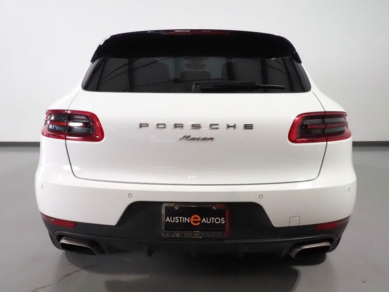 2018 Porsche Macan *PANORAMA MOONROOF, SAFETY ALERTS, BACKUP-CAMERA, COLOR TOUCHSCREEN, HEATED SEATS, KEYLESS ENTRY, POWER LIFTGATE, 18 INCH ALLOYS, BLUETOOTH PHONE & AUDIO Round Rock TX