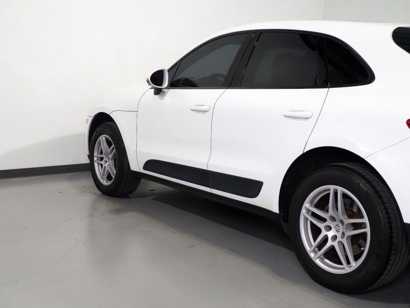 2018 Porsche Macan *PANORAMA MOONROOF, SAFETY ALERTS, BACKUP-CAMERA, COLOR TOUCHSCREEN, HEATED SEATS, KEYLESS ENTRY, POWER LIFTGATE, 18 INCH ALLOYS, BLUETOOTH PHONE & AUDIO Round Rock TX