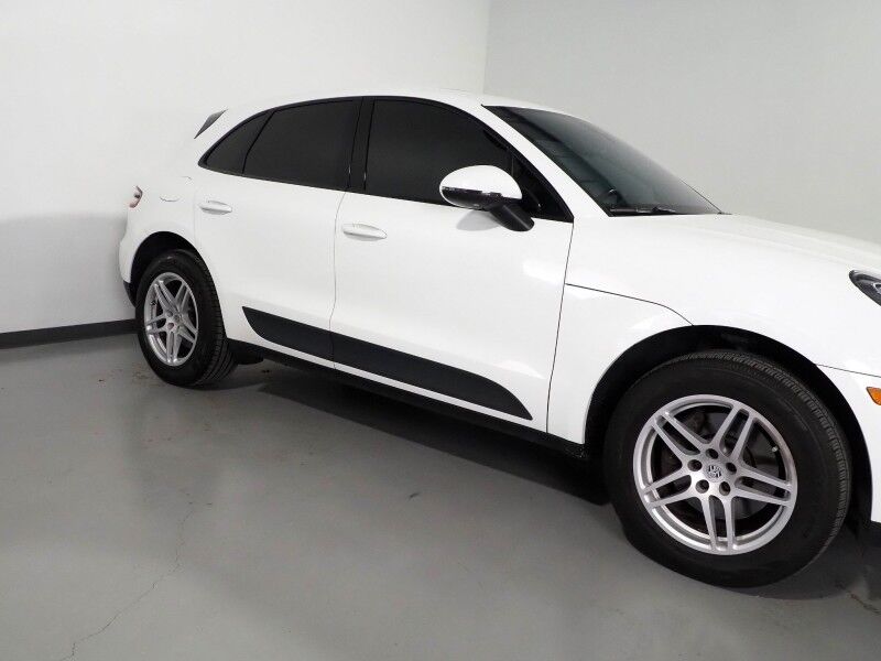 2018 Porsche Macan *PANORAMA MOONROOF, SAFETY ALERTS, BACKUP-CAMERA, COLOR TOUCHSCREEN, HEATED SEATS, KEYLESS ENTRY, POWER LIFTGATE, 18 INCH ALLOYS, BLUETOOTH PHONE & AUDIO Round Rock TX