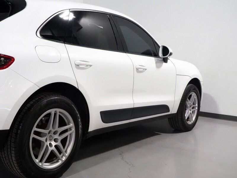 2018 Porsche Macan *PANORAMA MOONROOF, SAFETY ALERTS, BACKUP-CAMERA, COLOR TOUCHSCREEN, HEATED SEATS, KEYLESS ENTRY, POWER LIFTGATE, 18 INCH ALLOYS, BLUETOOTH PHONE & AUDIO Round Rock TX