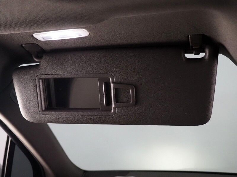 2018 Porsche Macan *PANORAMA MOONROOF, SAFETY ALERTS, BACKUP-CAMERA, COLOR TOUCHSCREEN, HEATED SEATS, KEYLESS ENTRY, POWER LIFTGATE, 18 INCH ALLOYS, BLUETOOTH PHONE & AUDIO Round Rock TX