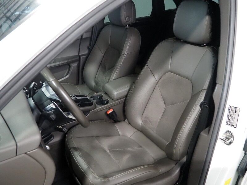 2018 Porsche Macan *PANORAMA MOONROOF, SAFETY ALERTS, BACKUP-CAMERA, COLOR TOUCHSCREEN, HEATED SEATS, KEYLESS ENTRY, POWER LIFTGATE, 18 INCH ALLOYS, BLUETOOTH PHONE & AUDIO Round Rock TX