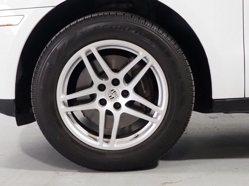 2018 Porsche Macan *PANORAMA MOONROOF, SAFETY ALERTS, BACKUP-CAMERA, COLOR TOUCHSCREEN, HEATED SEATS, KEYLESS ENTRY, POWER LIFTGATE, 18 INCH ALLOYS, BLUETOOTH PHONE & AUDIO Round Rock TX