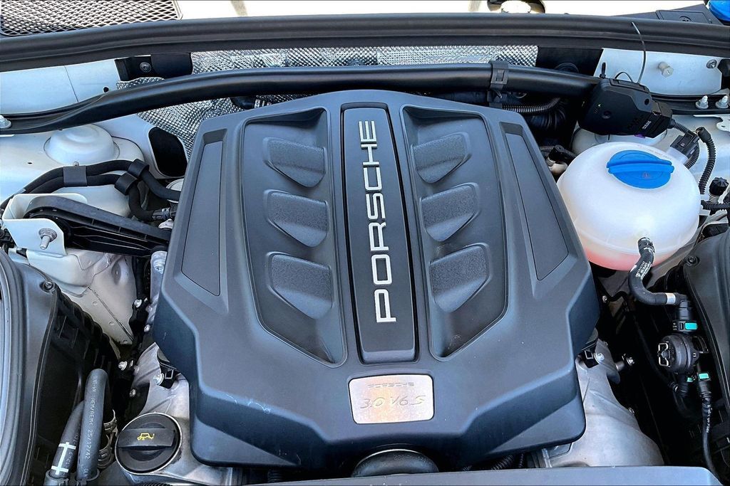 2018 Porsche Macan S OR