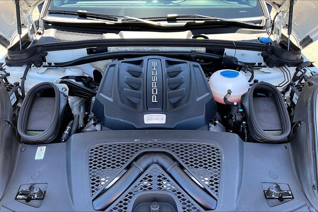 2018 Porsche Macan S OR