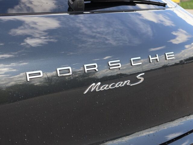 2018 Porsche Macan S Oshkosh WI