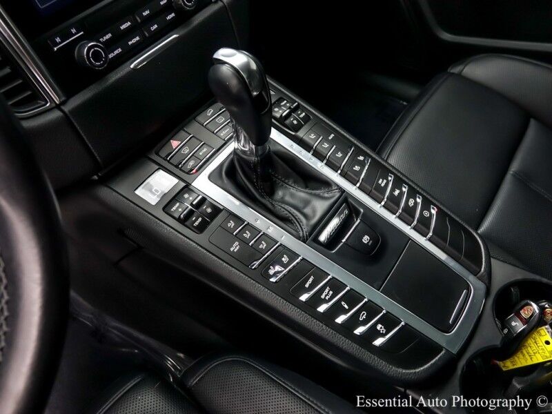 2018 Porsche Macan Sport Edition Willowbrook IL