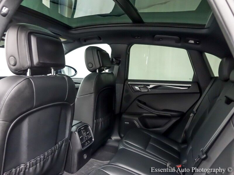 2018 Porsche Macan Sport Edition Willowbrook IL
