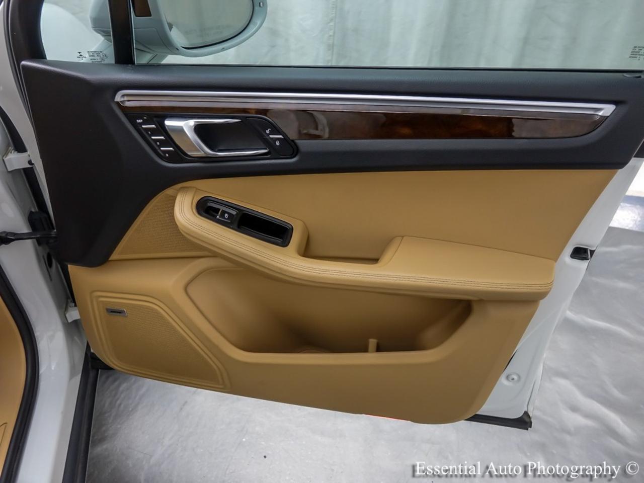 2018 Porsche Macan Sport Edition Willowbrook IL