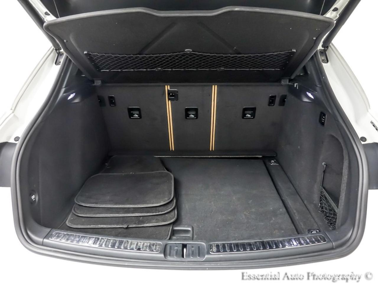 2018 Porsche Macan Sport Edition Willowbrook IL