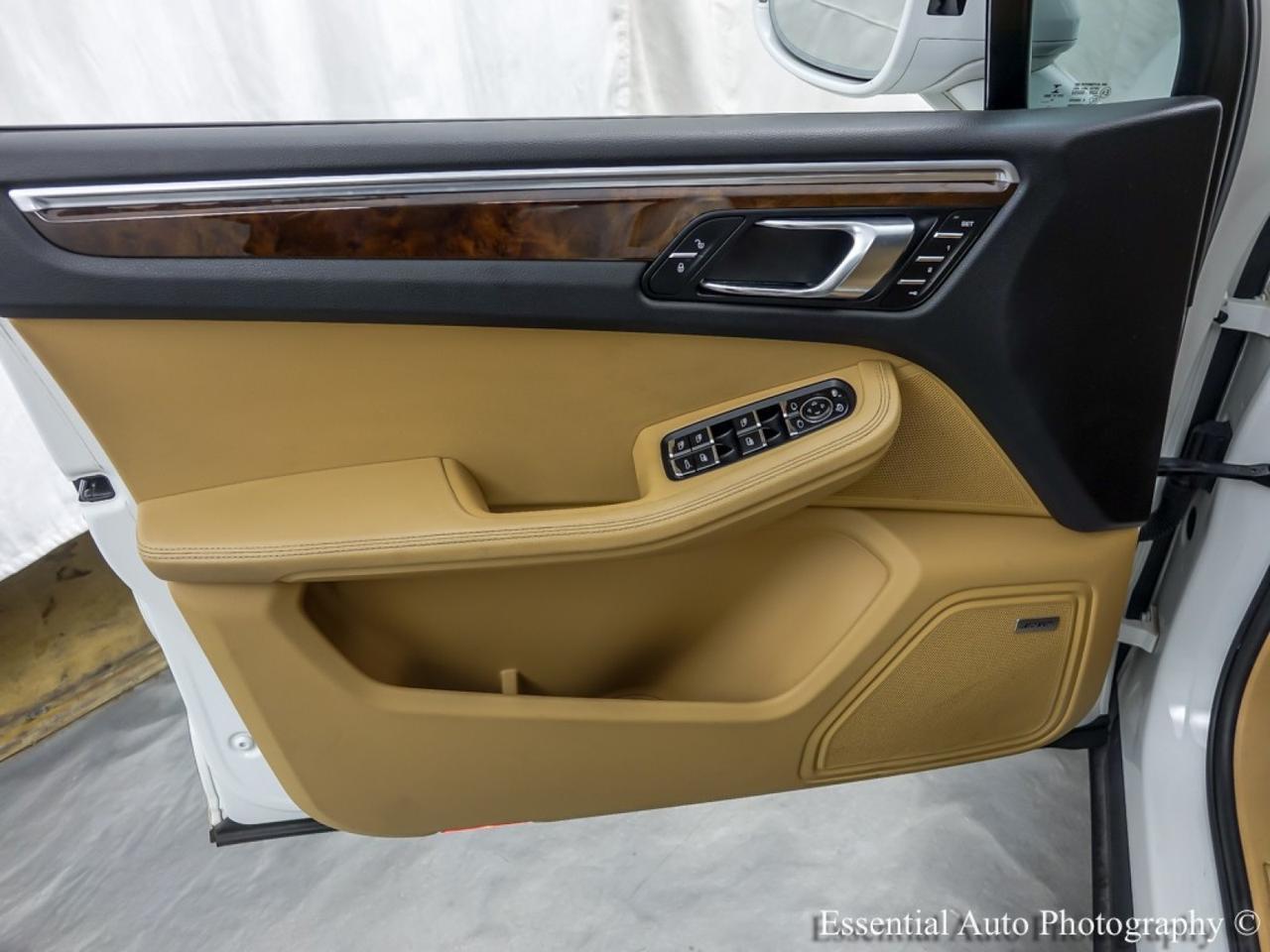 2018 Porsche Macan Sport Edition Willowbrook IL
