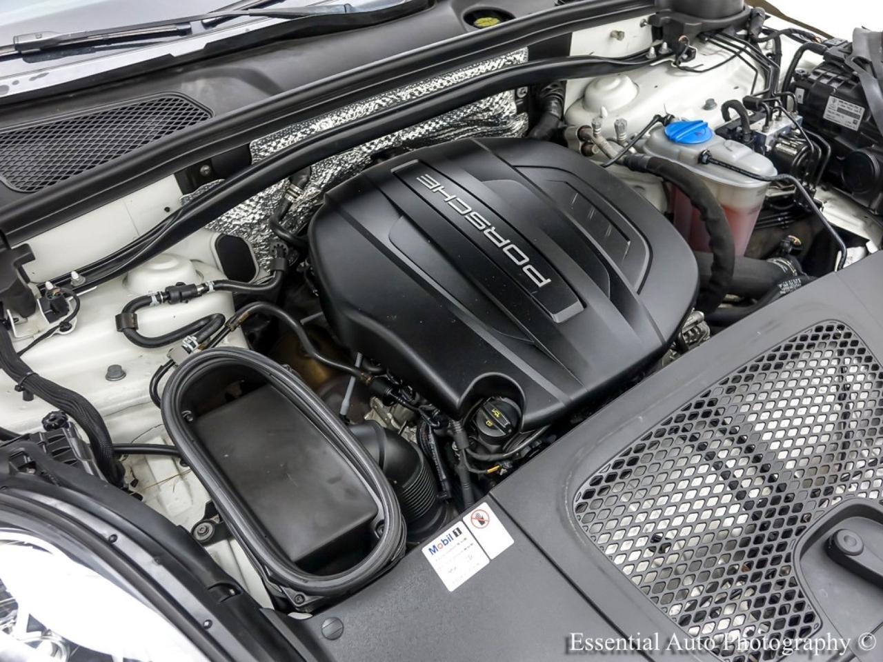 2018 Porsche Macan Sport Edition Willowbrook IL