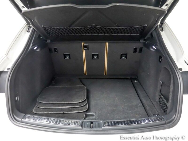 2018 Porsche Macan Sport Edition Willowbrook IL