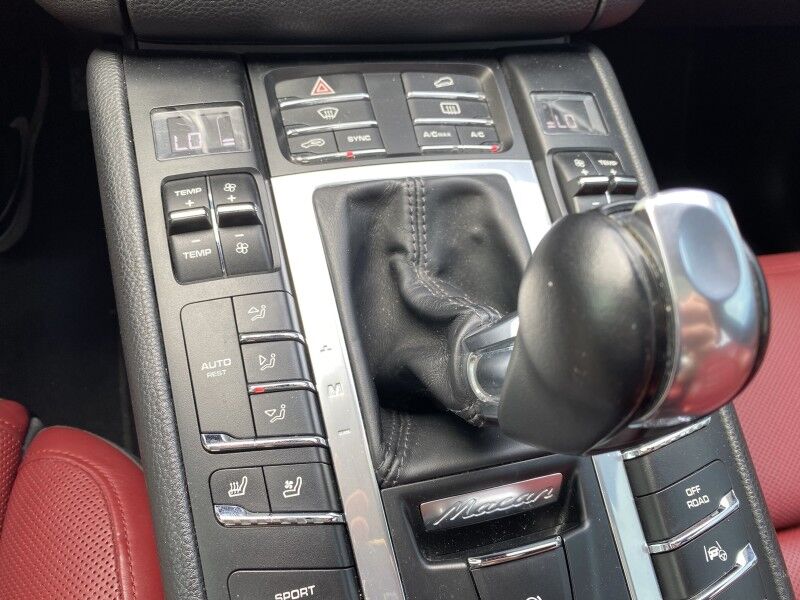 2018 Porsche Macan Turbo Bristol  PA
