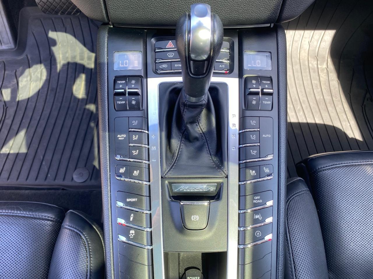 2018 Porsche Macan Turbo Charlton MA