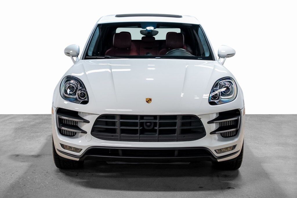 2018 Porsche Macan Turbo photo 4