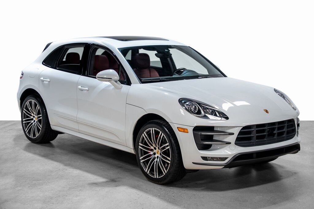 2018 Porsche Macan Turbo photo 3