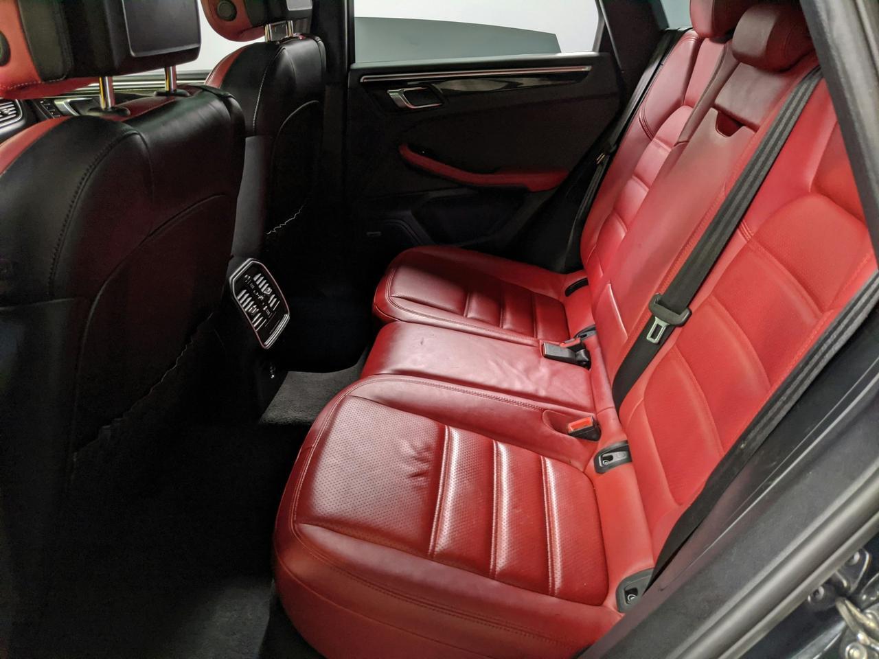 2018 Porsche Macan Turbo St. Charles  IL