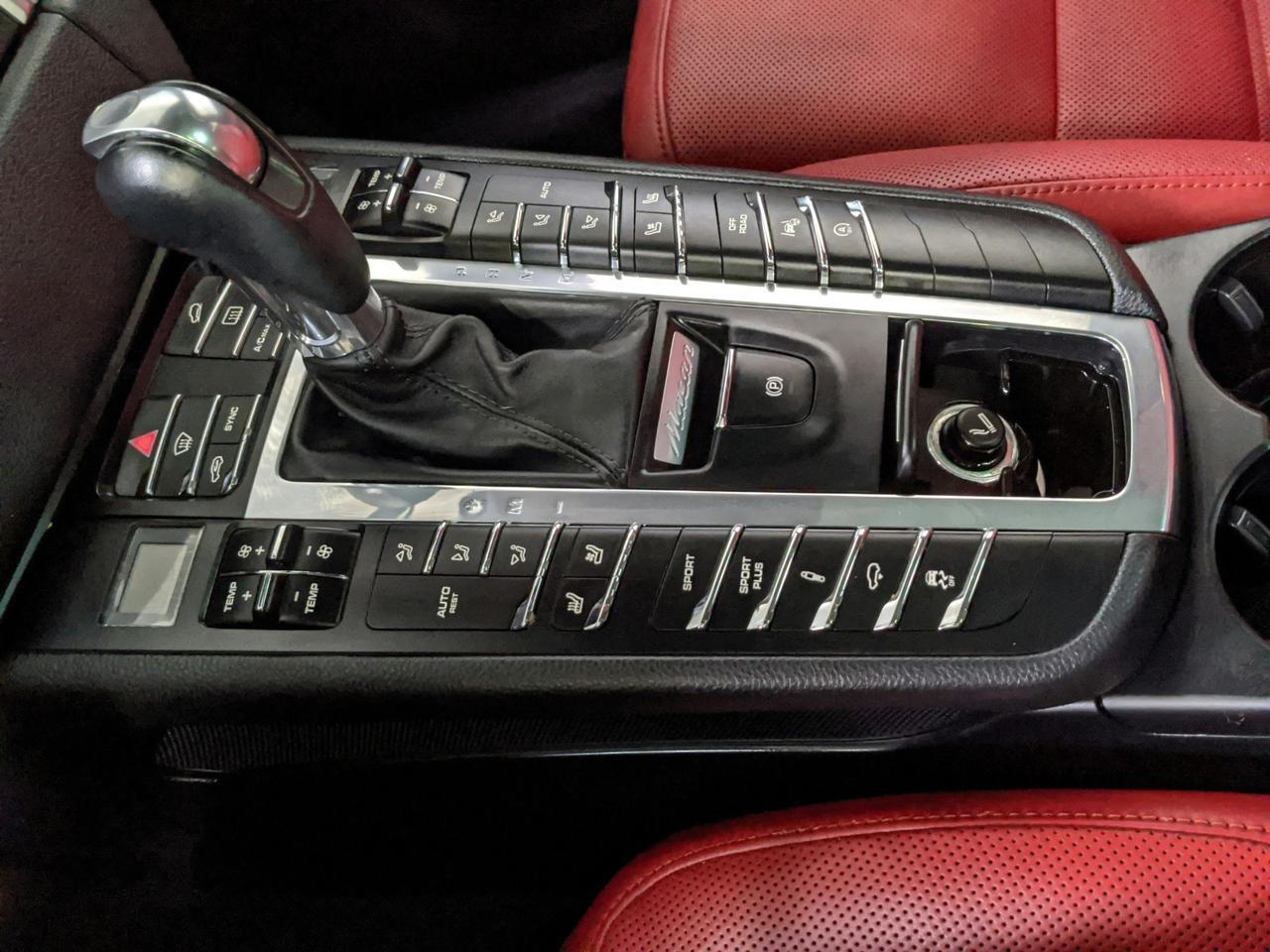 2018 Porsche Macan Turbo St. Charles  IL