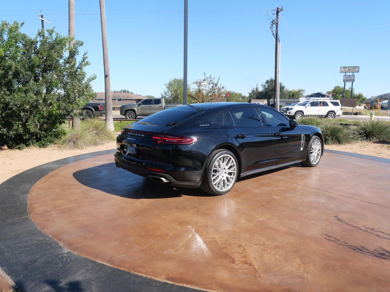 2018 Porsche Panamera 4 Executive