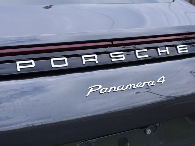 2018 Porsche Panamera 4 Oshkosh WI