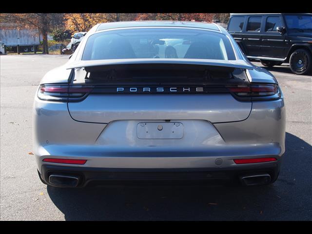 2018 Porsche Panamera 4 photo 4