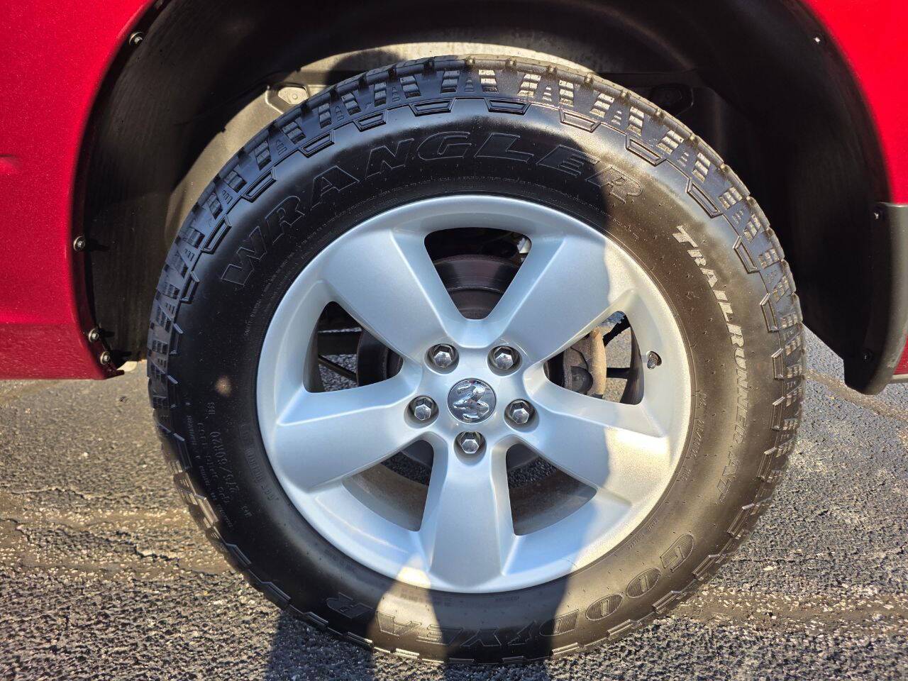2018 RAM 1500 SLT 4x4 4dr Crew Cab 6.3 ft. SB Pickup Eldridge IA