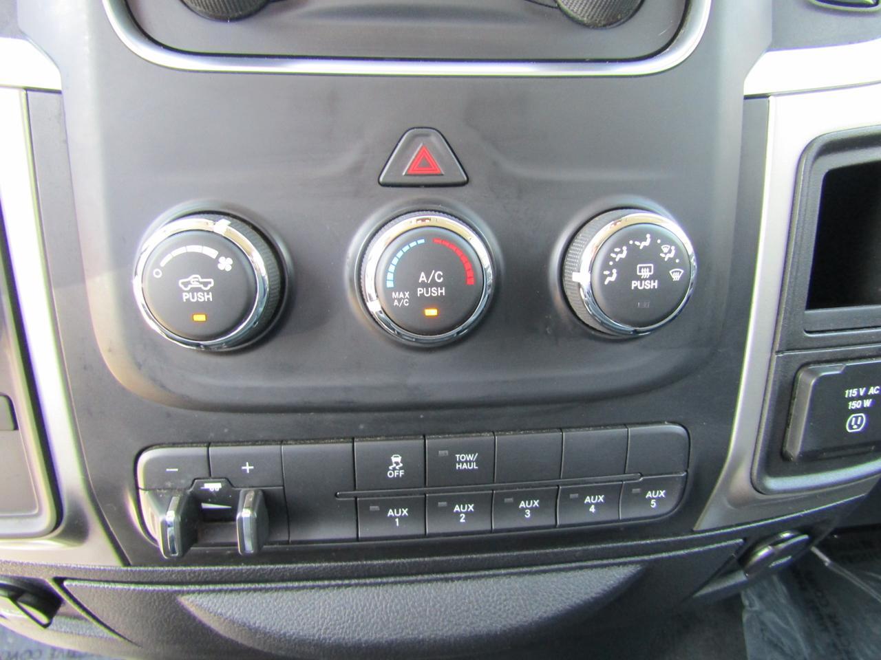 2018 RAM 2500 SLT 4x4 Crew Cab 64 Box Grand Prairie TX