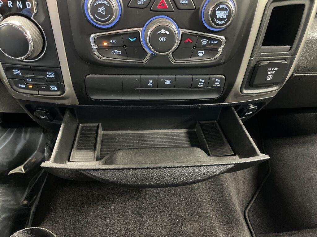 2018 Ram 1500 4x4 Crew Cab Big Horn Minocqua WI