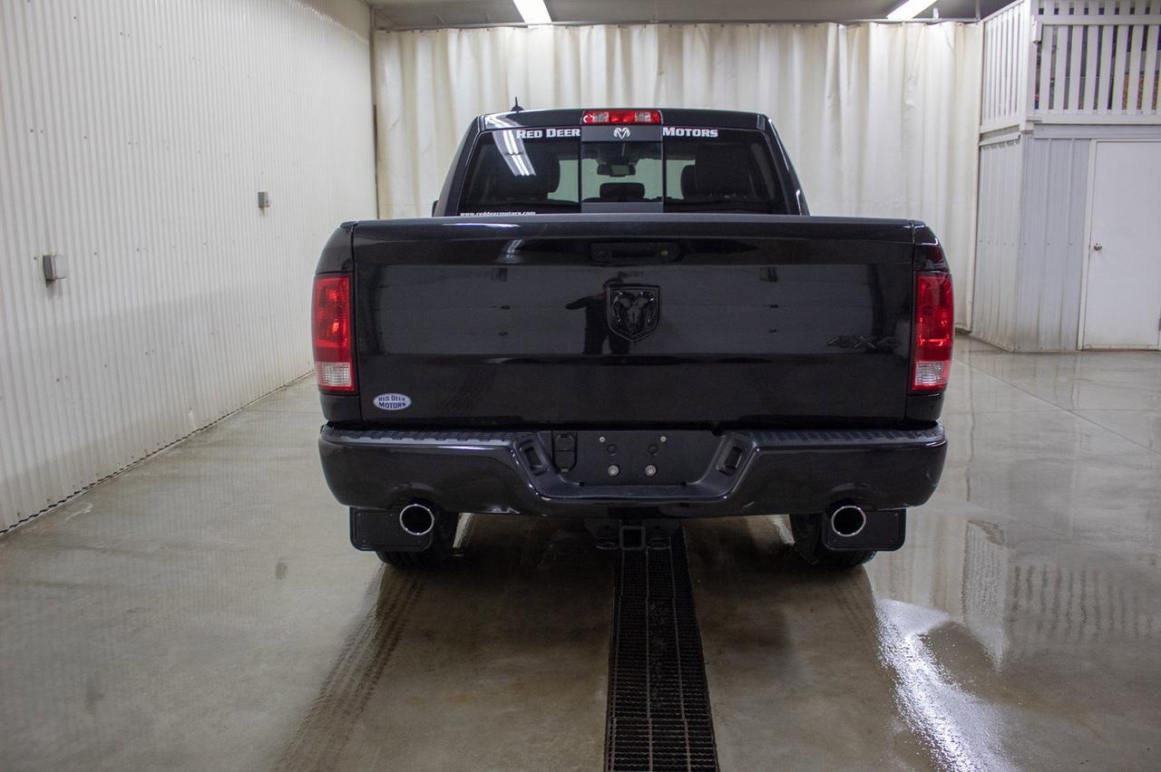 2018 Ram 1500 4x4 Crew Cab Big Horn Leather Roof Nav Diesel Red Deer AB