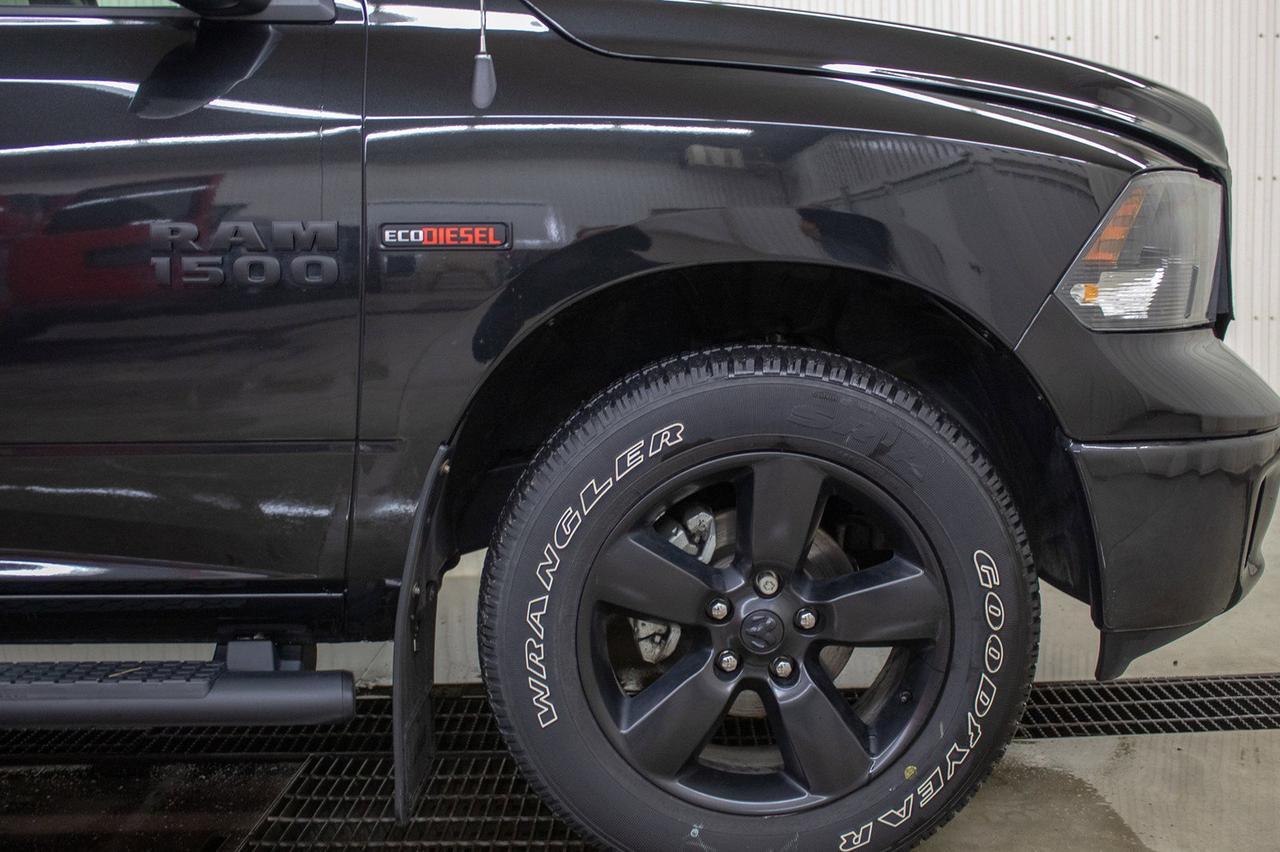 2018 Ram 1500 4x4 Crew Cab Big Horn Leather Roof Nav Diesel Red Deer AB