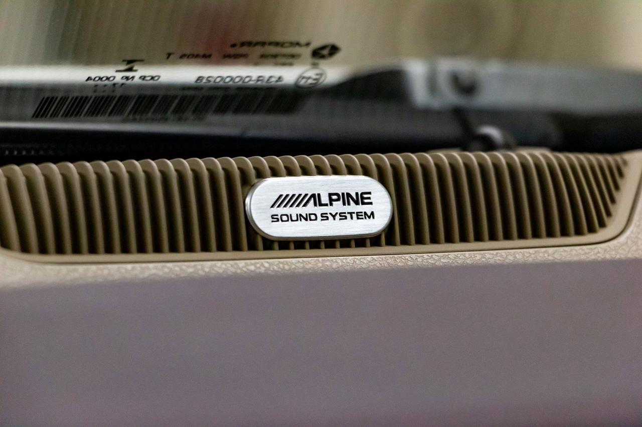 2018 Ram 1500 4x4 Crew Cab Longhorn Leather Roof Nav Red Deer AB