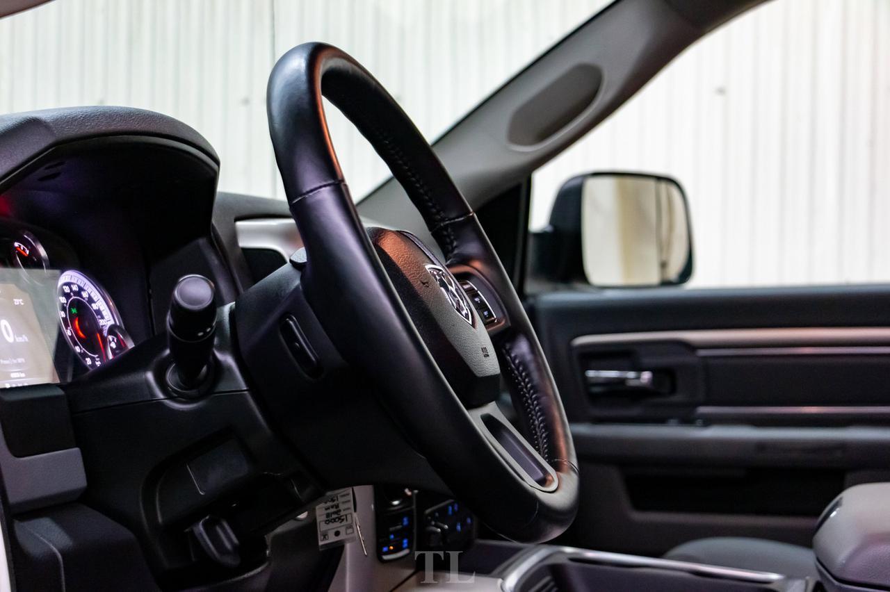 2018 Ram 1500 4x4 Crew Cab SLT Nav Roof BCam Red Deer AB