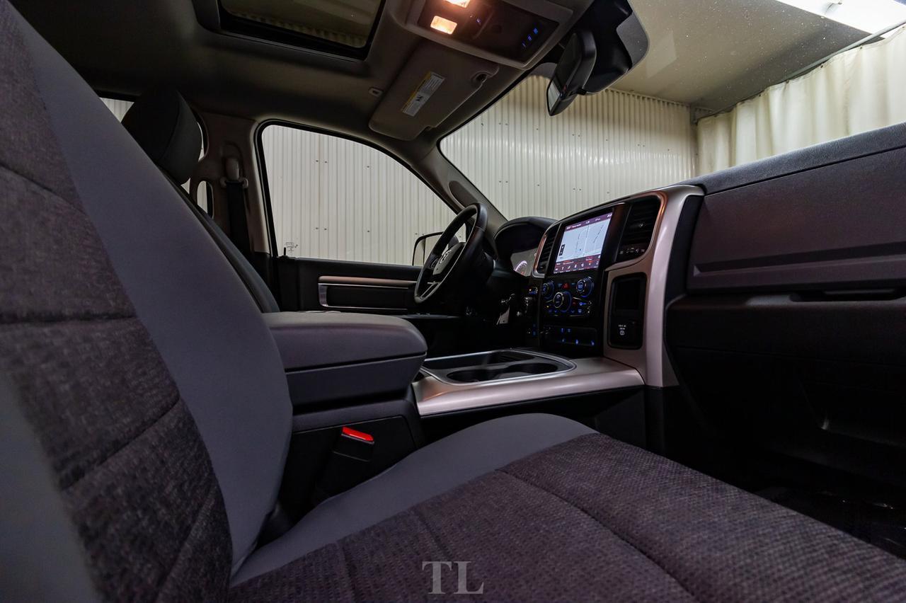 2018 Ram 1500 4x4 Crew Cab SLT Nav Roof BCam Red Deer AB