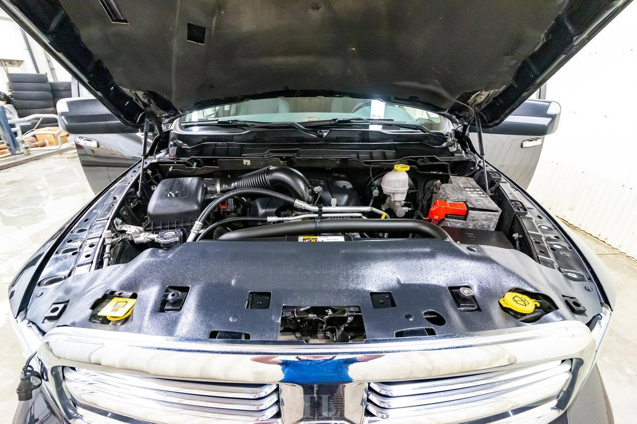 2018 Ram 1500 4x4 Crew Cab SLT Nav Roof BCam Red Deer AB